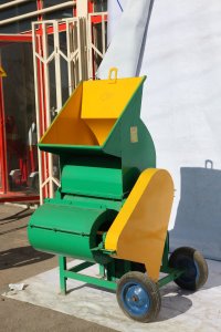 علوفه کوب برقی سه فاز کولردار در گلپایگان در گروه خرید فروش ماشین آلات کشاورزی - تراکتور تیلر کمباین مدرن در یکمیوه