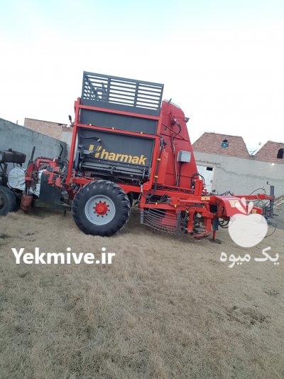کمباین تک ردیفه هارماک چغندرپنج تن در نقده در گروه خرید فروش ماشین آلات کشاورزی - تراکتور تیلر کمباین مدرن در یکمیوه -عکس1