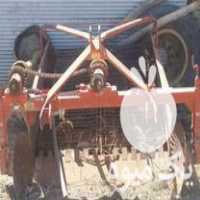 کندن سیب زمینی برای کار در زنجان در گروه کارگر کشاورز - برداشت محصول کشاورزی زمین باغ در یکمیوه