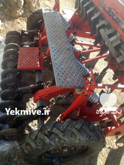 فروش کشت مستقیم 11 ردیفی در تکاب در گروه خرید فروش ماشین آلات کشاورزی - تراکتور تیلر کمباین مدرن در یکمیوه -عکس3
