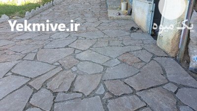 محوطه سازی با تخته سنگ دماوند در فیروزکوه در گروه سازنده در یکمیوه -عکس2