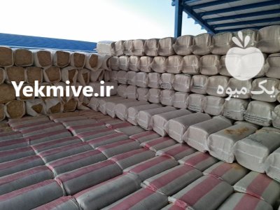 کاه نرم پرس شده در گروه خوراک دام و طیور در یکمیوه -عکس1